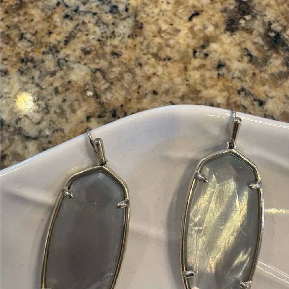 Kendra Scott Drop Earrings - Picture 3 of 3